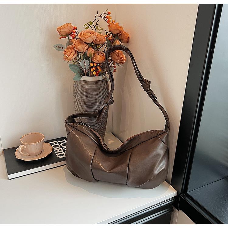 

New fashion women s casual versatile simple women s shoulder bag niche design lazy style soft leather messenger bag кавовий