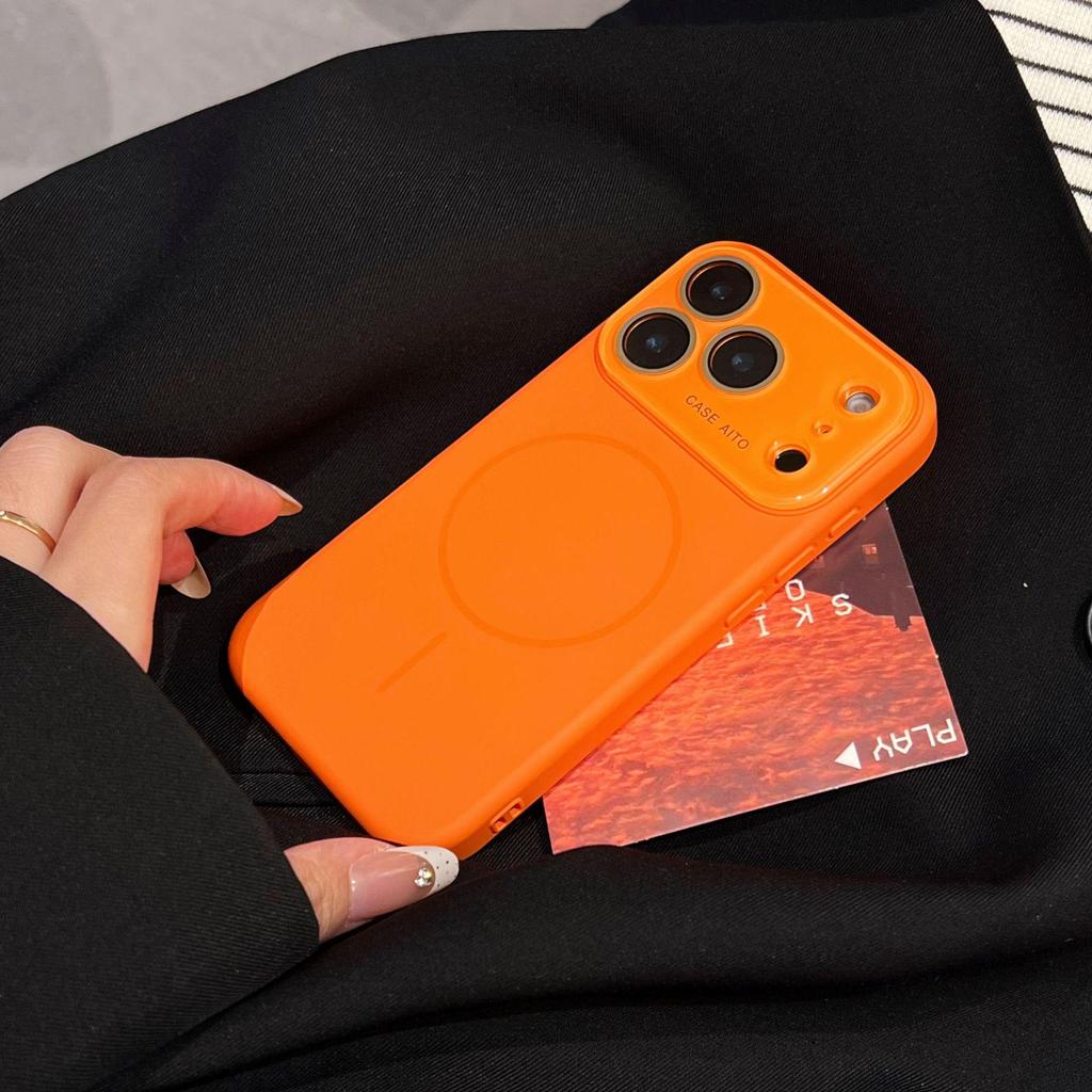 Magnetische matte Flüssigsilikonhülle für iPhone 16 Pro Max/17/14/15