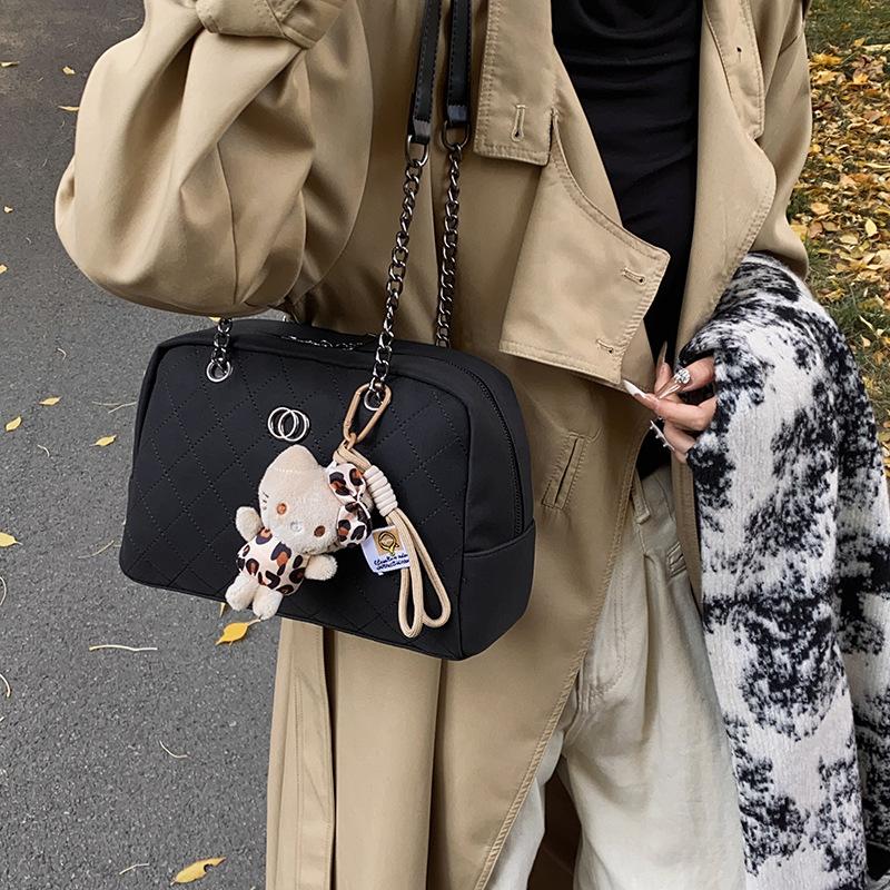 2025 New High-texture Bowling Pillow Bag Women's High-end Foreign-style Chain Handbag Single Shoulder Messenger Bag