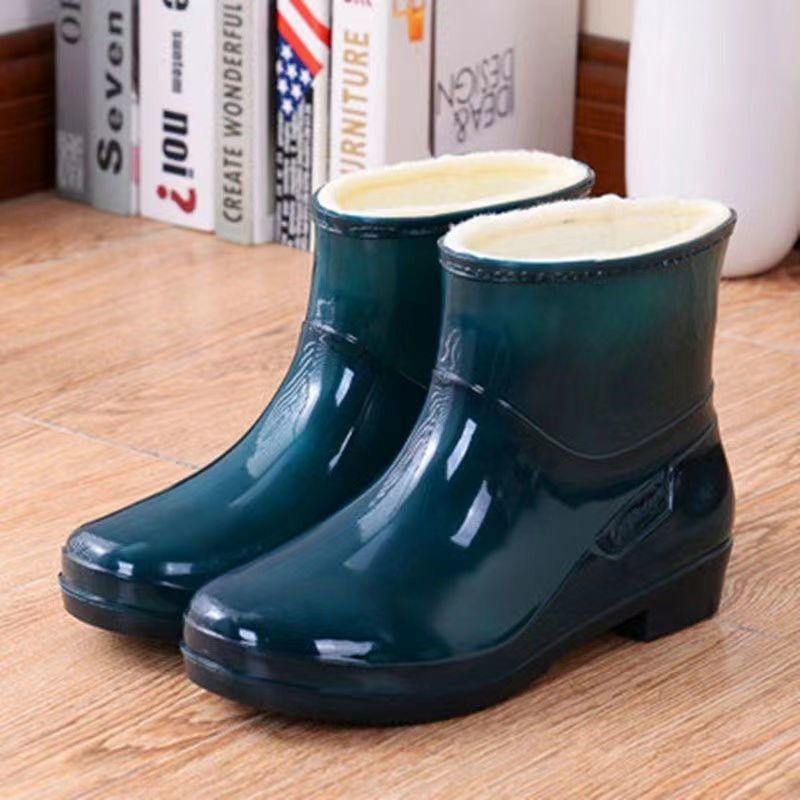 Rain shoes women's autumn and winter nonslip waterproof rain boots flatbottomed fashion water shoes warm velvet overshoes women's shoes