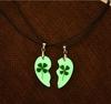 Four Leaf Clover Luminous Couple Necklaces 2 Pcs Heart Shape Pendant Necklace Natural Dried Flower Glow In The Dark Jewelry Gift