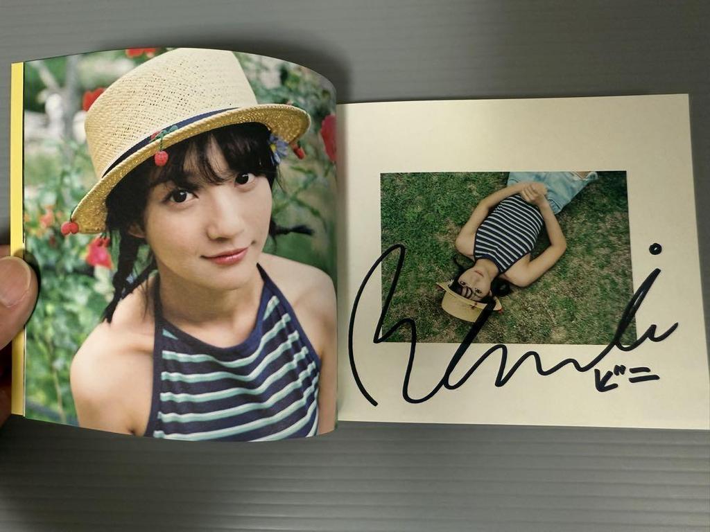 [USED] OH MY GIRL Binnie Autographed CD Yubin Binnie Yubin
