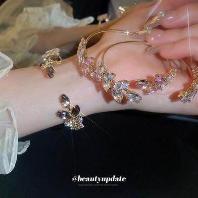 Funkelndes Diamantblatt Offener Armreif – Hochwertiger, vielseitiger, trendiger Schmuck für Frauen