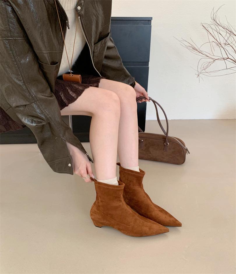 

2025 new versatile fashion short boots women s pointed head low heel simple temperament thin short boots 39 светло-коричневого
