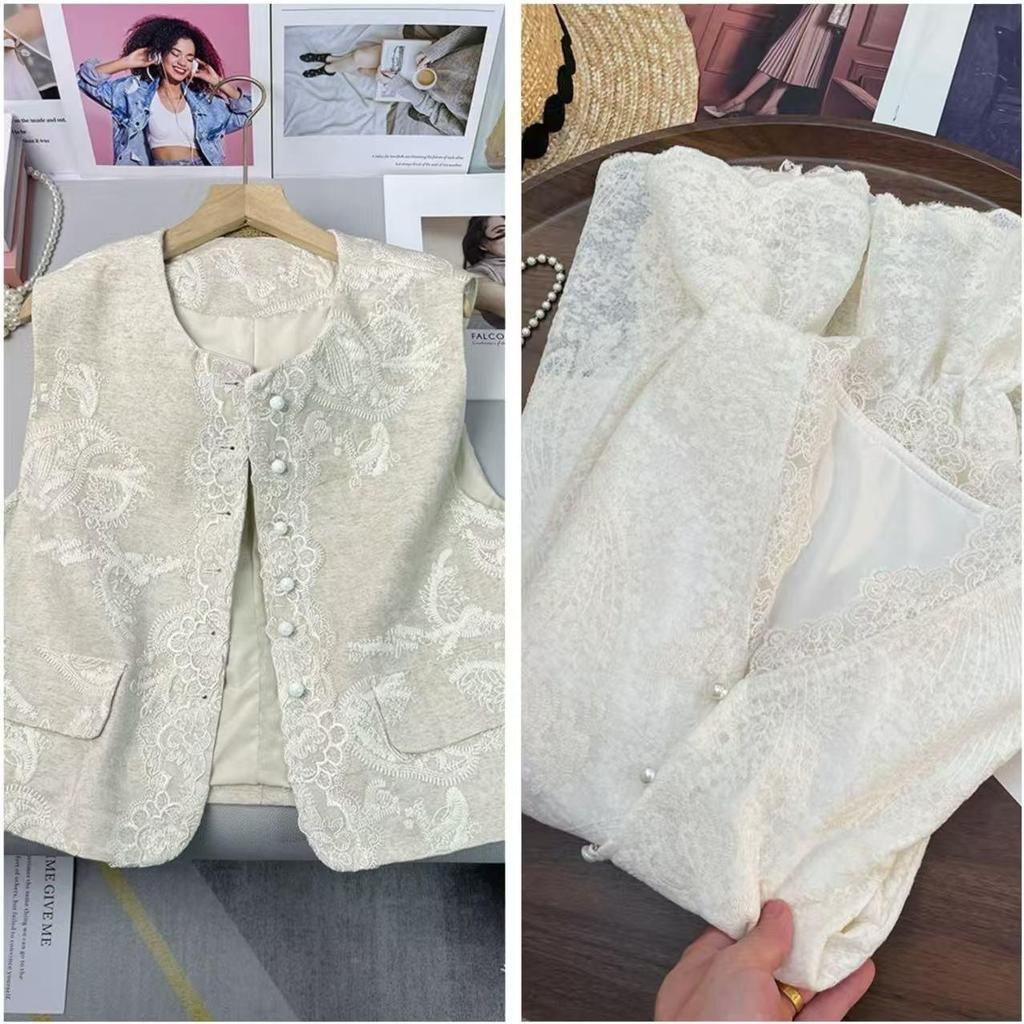 Early spring new Korean design lace pearl vest + hollow French shirt set
