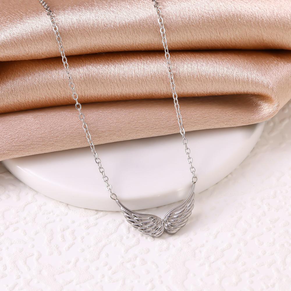 18k Zlatý personalizovaný přívěsek andělská křídla na řetízku pro ženy - Šperk z nerezové oceli jako dárek