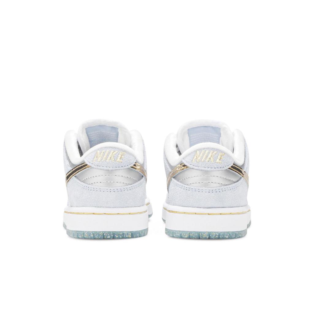 Nike Dunk Low SB PreSchool 'Holiday Special' (Unisex) White / Psychic Blue / Metallic Gold Kids' Skateboarding Shoes DJ2519 400