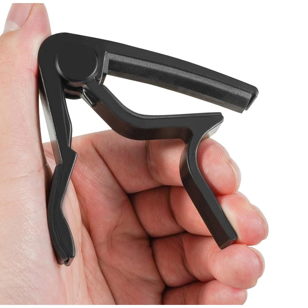 Guitar diacritic clip