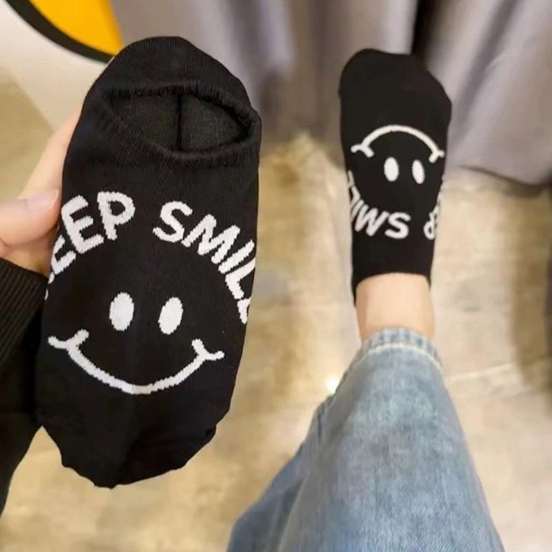 

Dongdaemun Smiley Face Boat Socks Internet Celebrity Pure Cotton Black And White Gray Summer Thin Non-Slip Invisible Socks Alphabet Sports Socks One size чорний