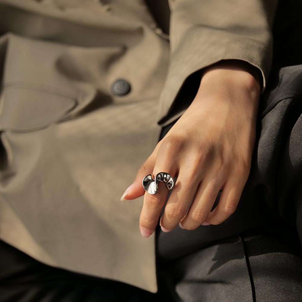 Youthway Stainless Steel Golden Wavy Skirt Ruffle Ring  Gold Color High Quality Rust Proof Waterproof Jewelry Women Gala