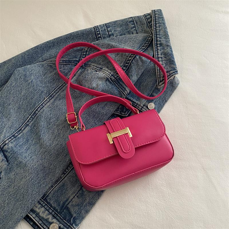 

2025 лето новая одноплечевая сумка-мессенджер под мышкой модная текстура ретро маленькая сумка женская простая в иностранном стиле маленькая квадратная сумка роза розовый