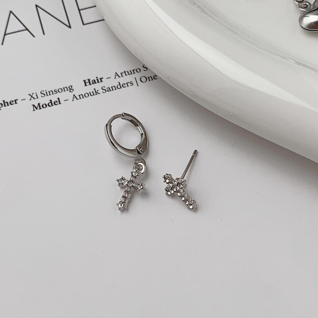 Silver Series Light Luxury Zircon Earrings Women'S Niche Design Style Simple And Versatile Fashion Sense Ear Clip Ear Buckle