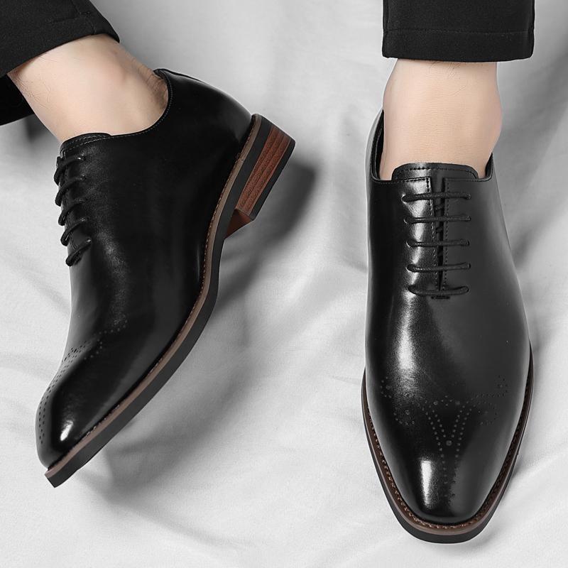 Modische Hochzeitschuhe für den Bräutigam Modischer Party-Stil Design Tägliche Freizeit Business und Büro Schwarze braune vielseitige Schuhe Große Größen flach