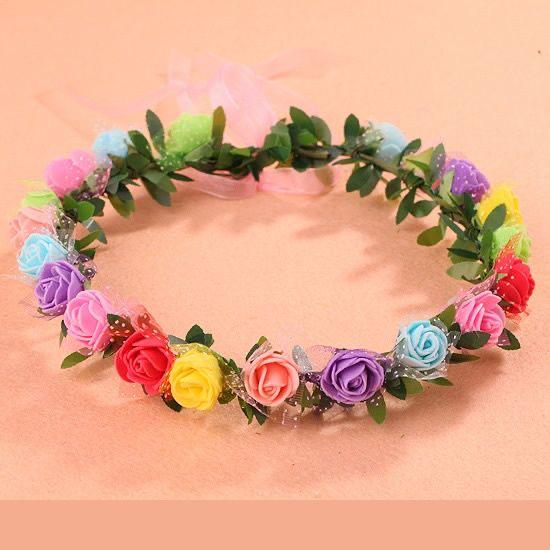 

Костюм для тибетского танца с головным убором из зеленых листьев и роз, а также гирляндами