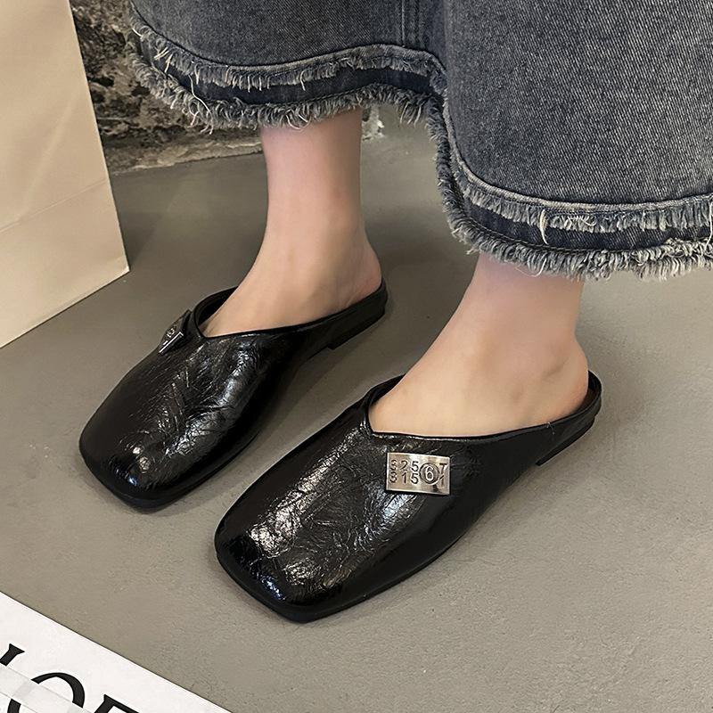 New Silver V Mouth Half Drag Women 2024 New Versatile Square Head Flat Bottom Slippers Women Soft Bottom Light Mouth Cool Slippers Women
