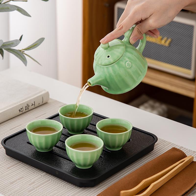 

Creative gift set, travel ceramic tea set, one pot and four cups, portable company Mid-Autumn Festival to send employees gifts