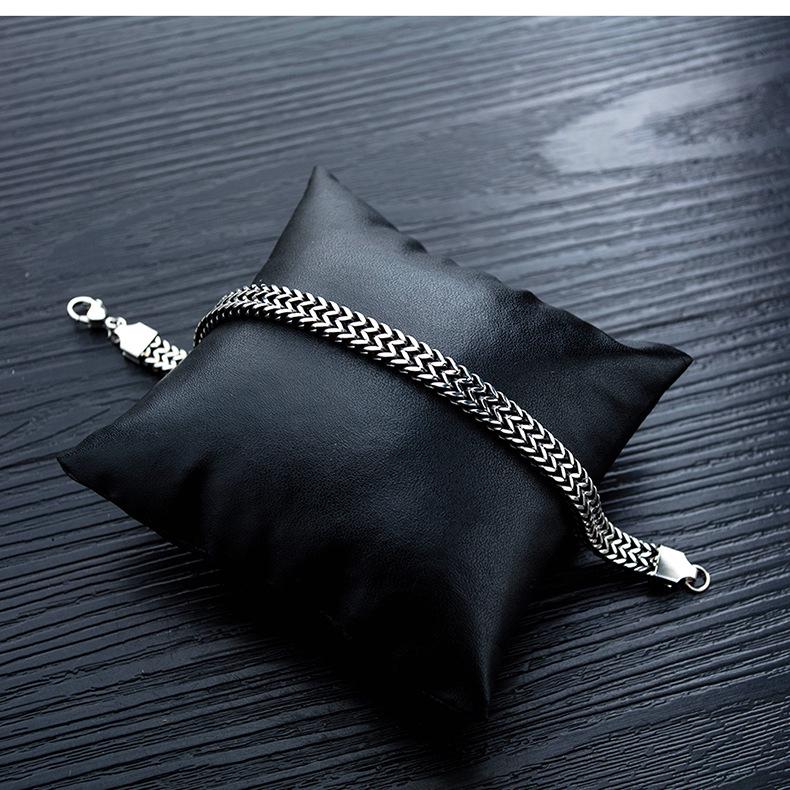 Men's Retro Dragon Bone Titanium Steel Bracelet - European & American Style, Versatile Trendy Student Accessory