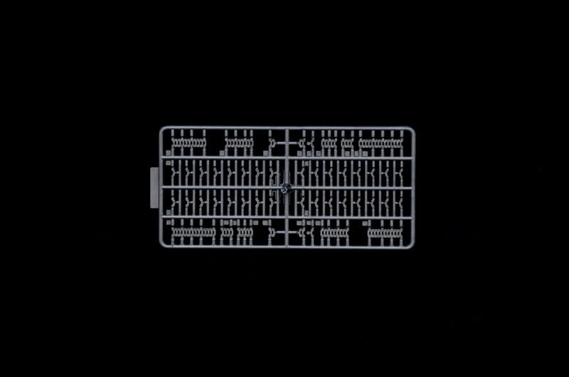 Platz Italeri 1/72 WWII German Sd.Kfz.251/8 Field Ambulance Plastic Model Kit IT7077 (Military Vehicle)