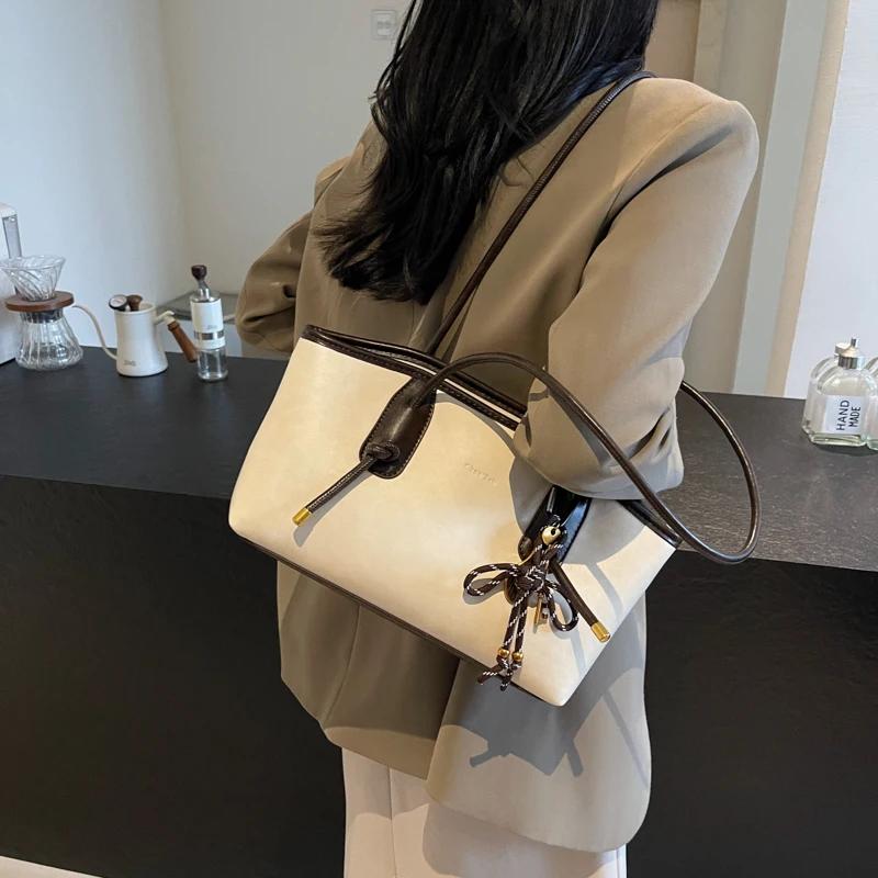 Retro PU Leather Shoulder Bags for Women Fall Winter Trend Female Purses Handbags High Quality Tote Underarm Bag with Pendant