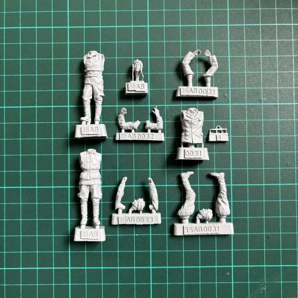 1/35 Resin Unpainted Model Kit, Military Theme, Soviet Tank Crew (3 People) Unassembled and Unpainted GK, 1568R