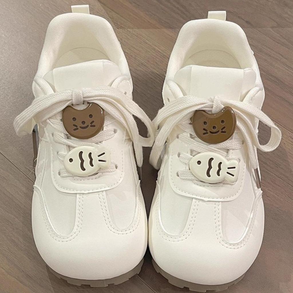 Małe białe buty damskie 2025 nowe popularne casualowe wszechstronne szykowne buty modne platformowe w stylu campus retro buty na deskorolkę