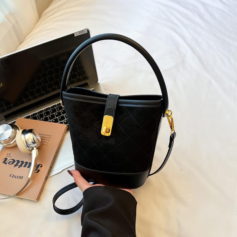 Fashionable Handbag Retro Bucket Bag Simple Shoulder Bag Trendy and Fashionable Crossbody Bag