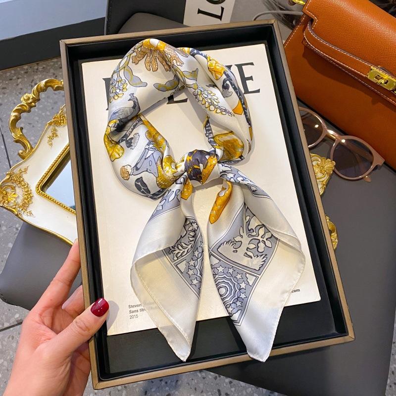 Silk scarf women's neck new scarf with coat 70 small square scarf scarf mother high-end scarf