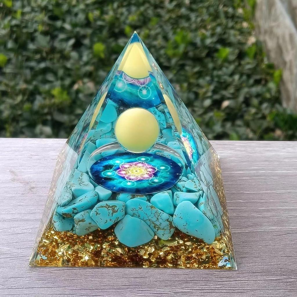 Crystal Stone Pyramid Resin Decor: Home, Office, Car Ornaments