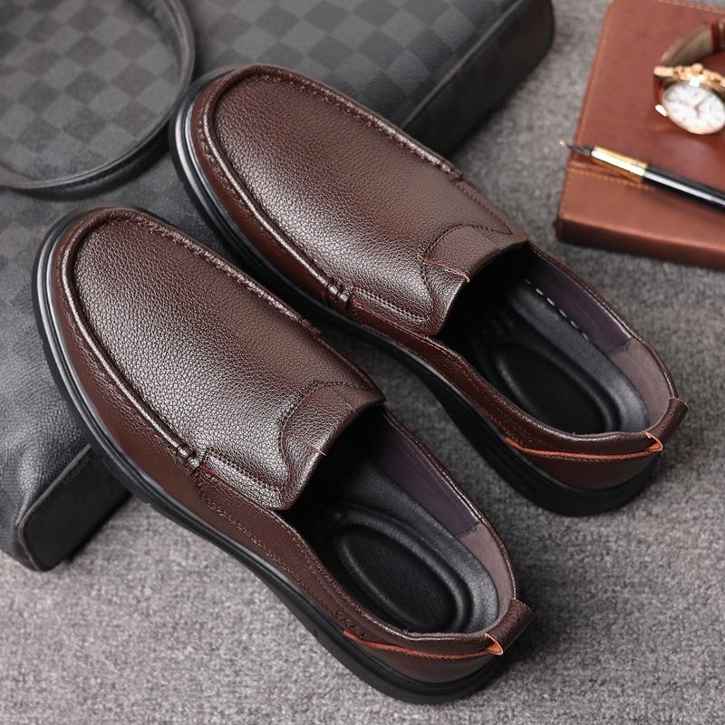 Fashion Spring Autumn Leather Casual Loafers for Men Designer Soft-soled Non-slip Driving Shoes Man Fashion Solid Color Dress Shoes Male