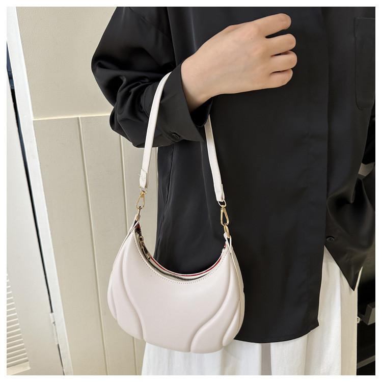 Simple Solid Color Croissant Shaped Women Casual Shoulder Bag For Daily Use