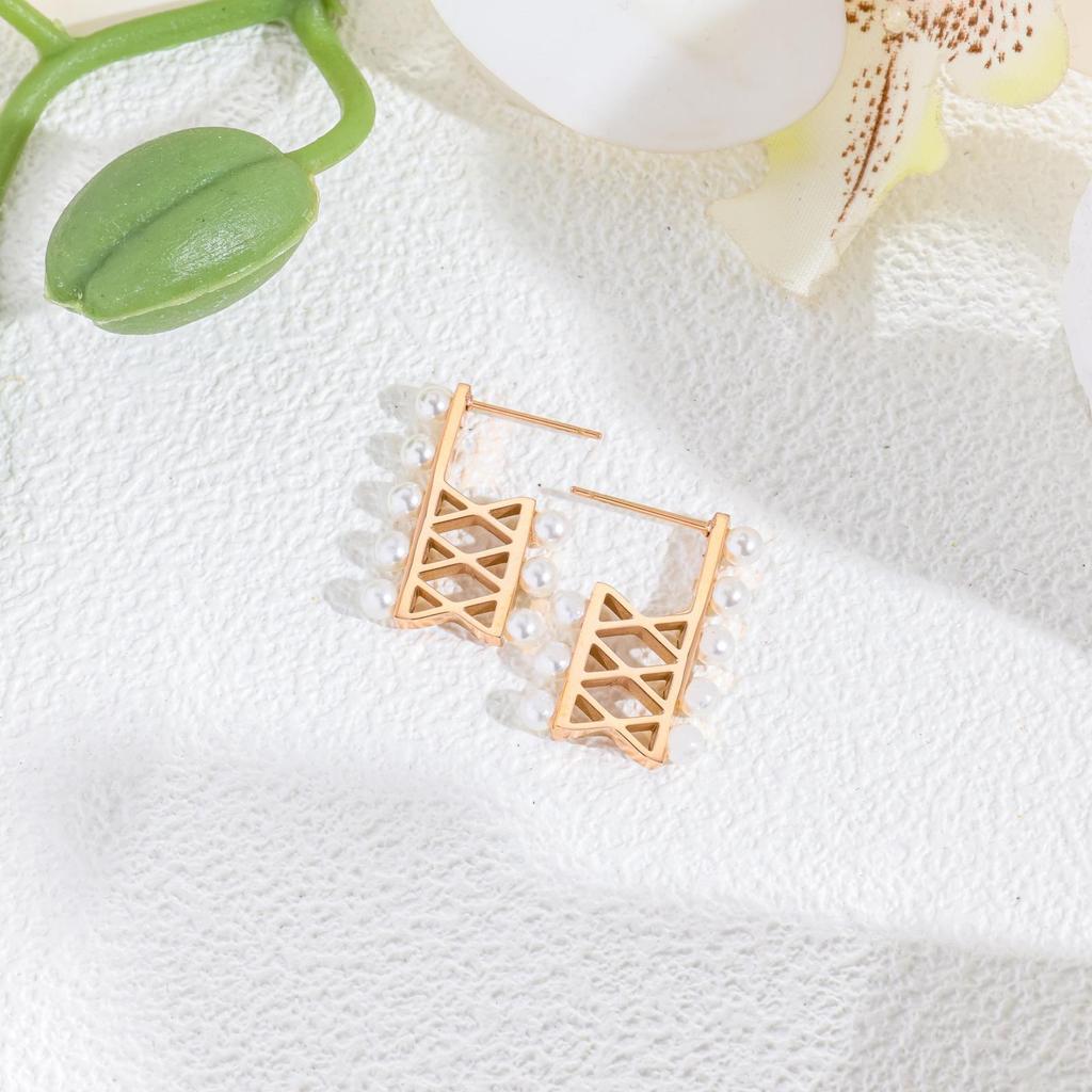 Stylish And Simple Double-Layer Pearl Stud Earrings Design Temperament Stainless Steel Earrings Women