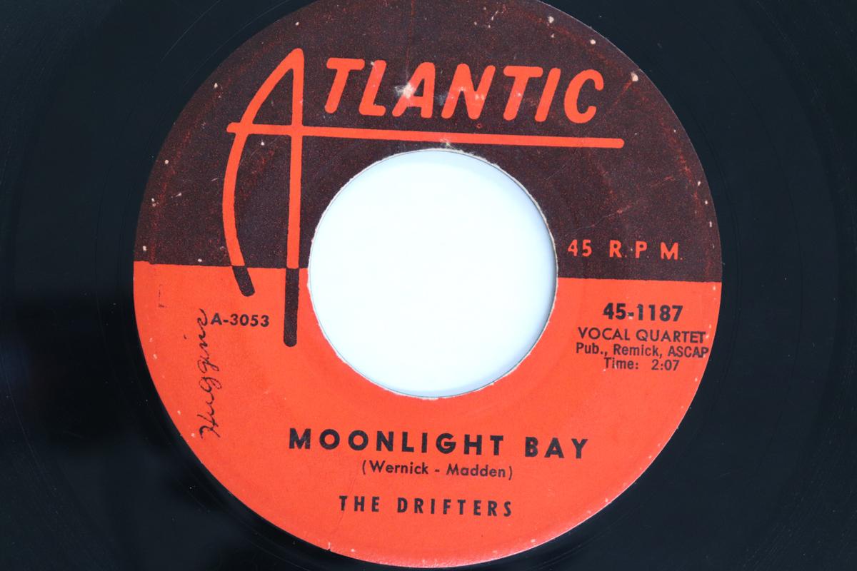 

7inch Record DRIFTERS - Moonlight Bay / Drip Drop 451187 ATLANTIC 1958 US Rock Used