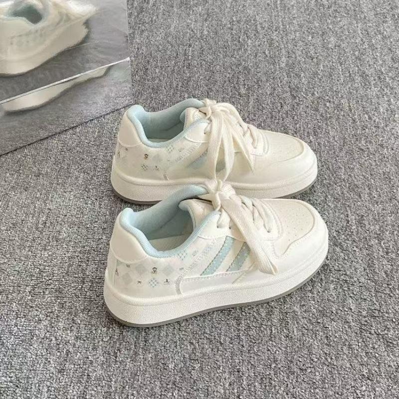 Design Sense Campus Style Board Shoes Women's New Platform White Shoes Versatile Student Casual Bread Shoes Tide