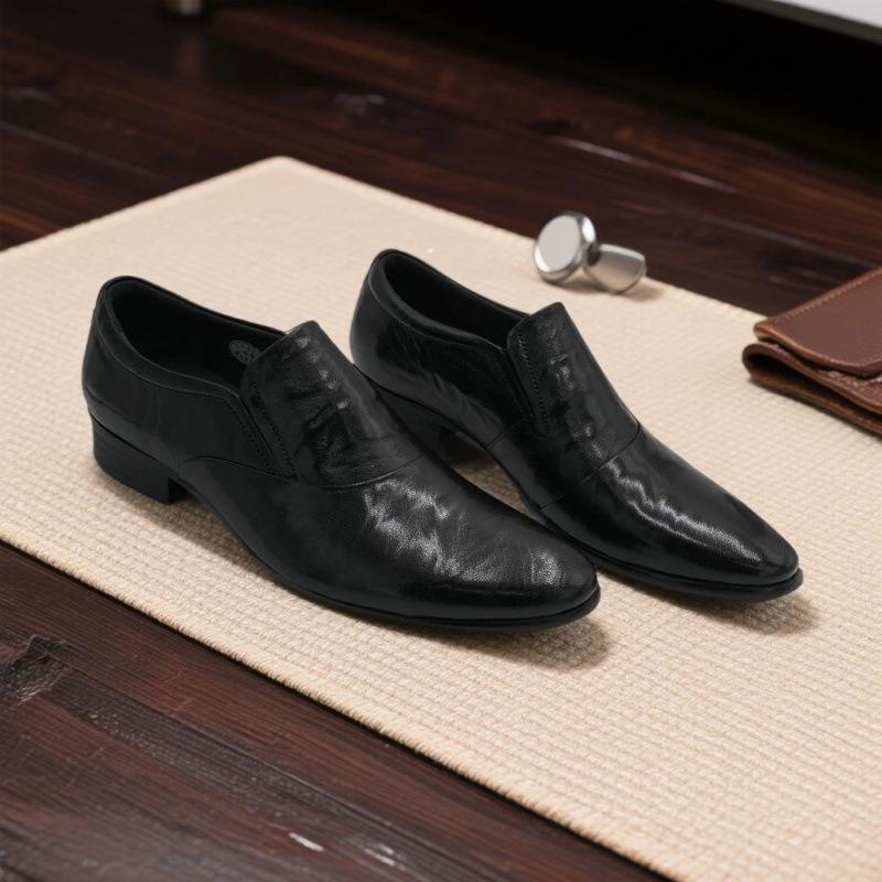 

Men s Autumn Formal Leather Slip-On Shoes - Pointed Toe, Wear-Resistant, Breathable, Comfortable Cowhide Footwear. 43 чорний