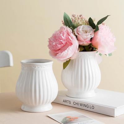 Καλλιτεχνικό Βάζο Κεραμικό Λευκό Ριγέ Σαλόνι Ανθοσύνθεση Προηγμένη Αίσθηση Μικρά Αποξηραμένα Λουλούδια Διακόσμηση Σπιτιού