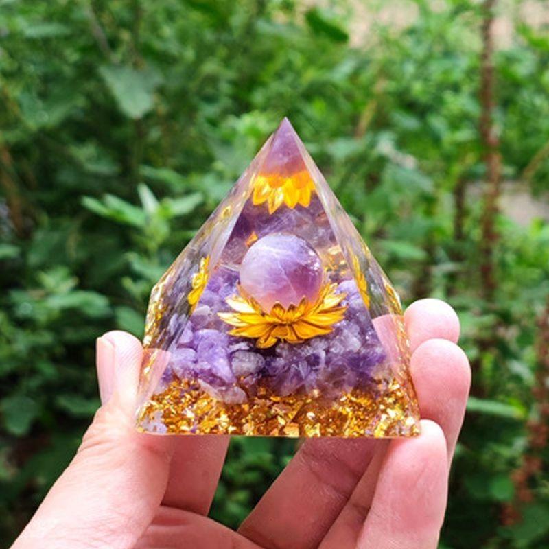 Energy Orgonite Chakra Pyramid Aura Divination Yoga Meditation Ornaments Craft