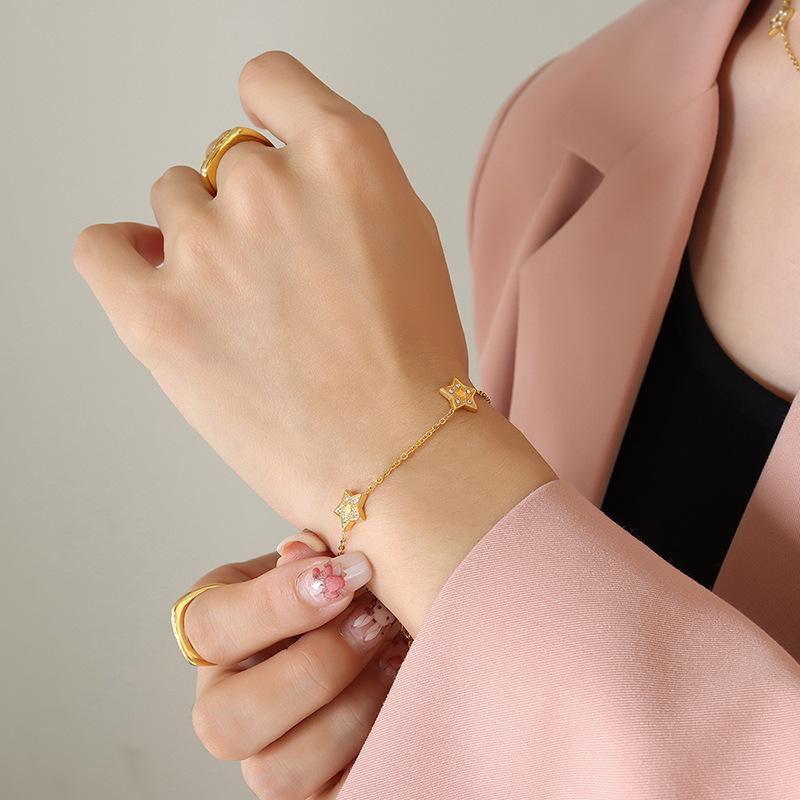 

Комплект украшений из титановой стали с инкрустацией из циркония в виде пентаграммы