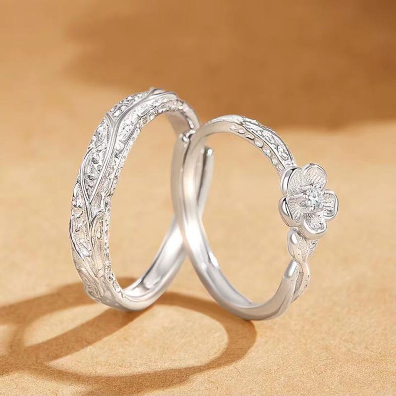 Chinese Retro Crabapple Flower Couple Rings: Elegant Christmas Gift for Her