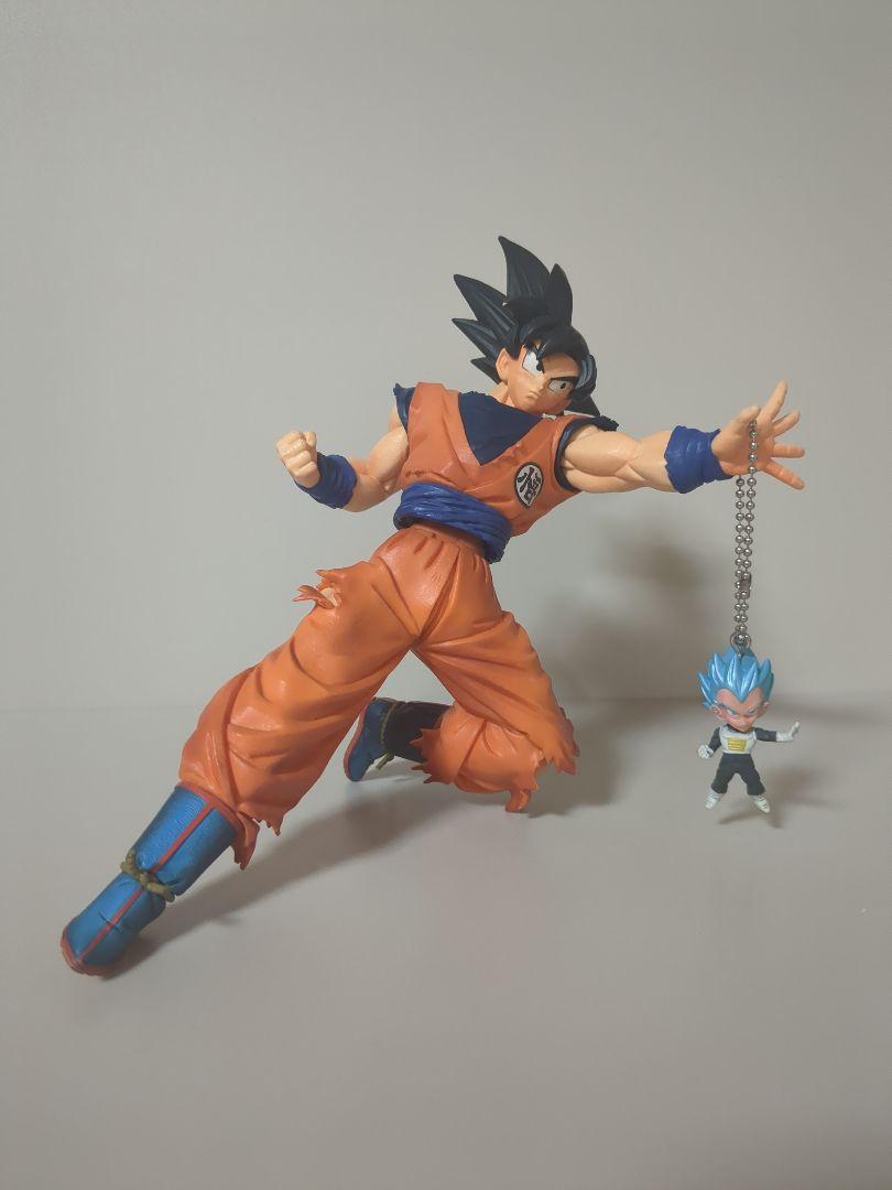 

[USED] Dragon Ball Son Goku figure with bonus Vegeta figure (no base)