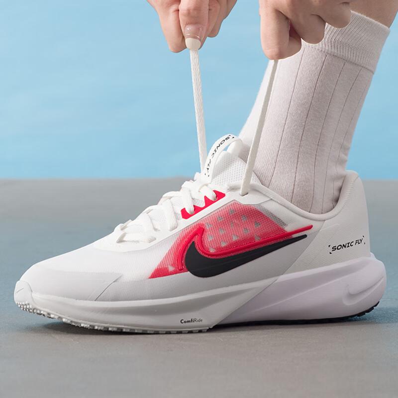 Nike Women's Sonic Fly Casual Shoes