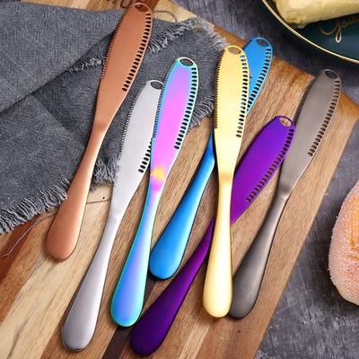 Rascador de Mantequilla de Acero Inoxidable Cuchillo para Queso Untador de Mermelada con Hoja Dentada Mango Ergonómico para Cortar Mantequilla Dura Untar Crema Horneado Y