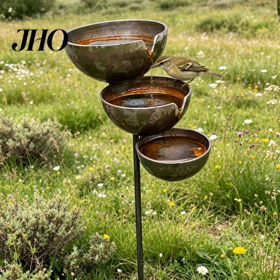 Mangiatoia per Insetti Accessorio da Giardino Mangiatoia per Uccelli in Metallo Rustica Vintage Pali Raccogli Pioggia con Ciotole Decorative a 3 Livelli Stazione di Abbeveraggio per Api per
