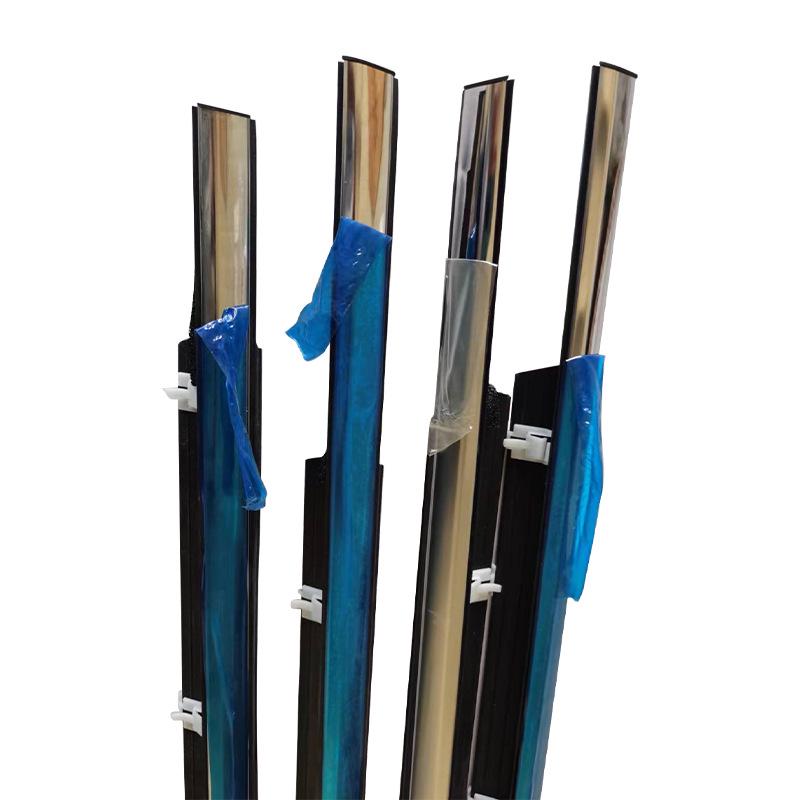 Deflector de apă exterior cu bandă de etanșare pentru geamul Ford Edge