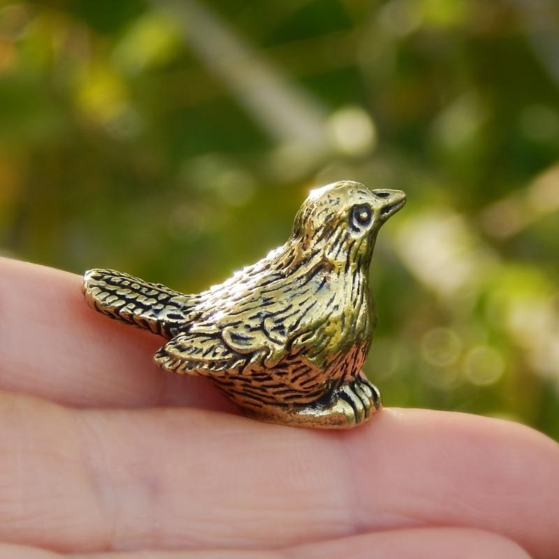 1Pcs Mini Intricately Detailed Cute Bird Figurine Versatile Indoor Decor Ornaments Elegant Brass Sparrow Tea Pet Home Decoration