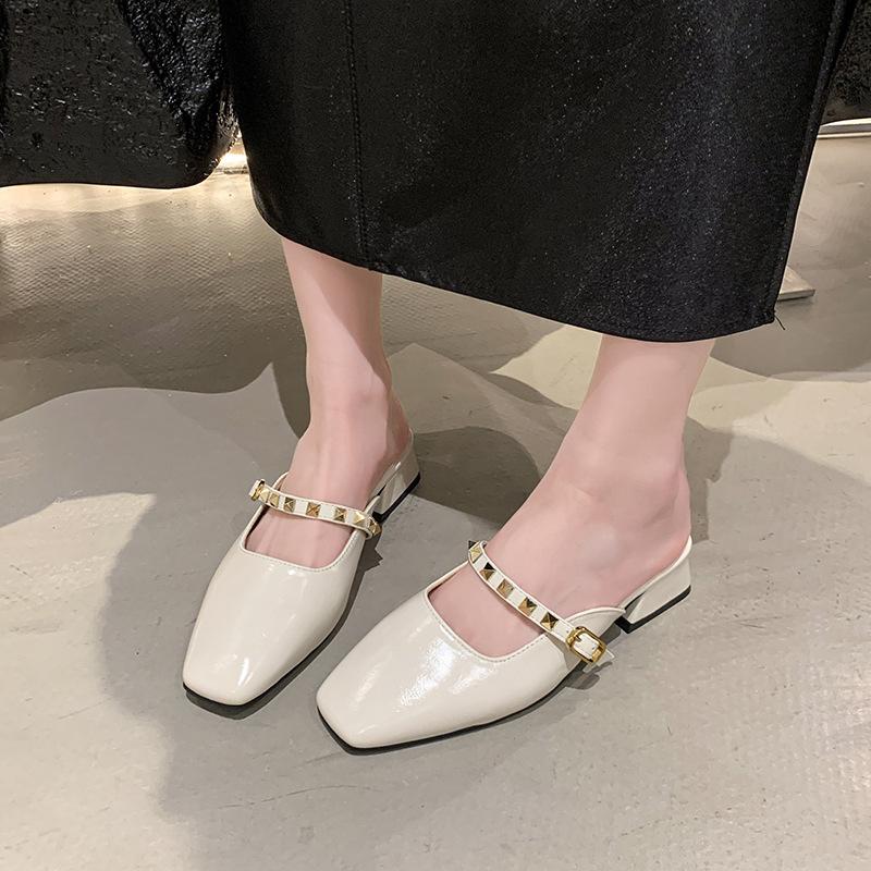 Square head bag head sandals women's 2025 Korean version of rivet slippers outer wear summer low heel shoes thick heel half drag single shoes coo