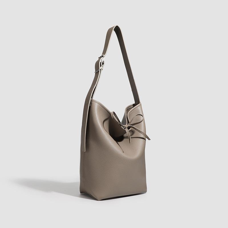 2025 new fashion simple bucket bag ins Korean version high quality soft leather shoulder handbag atmospheric tote bag