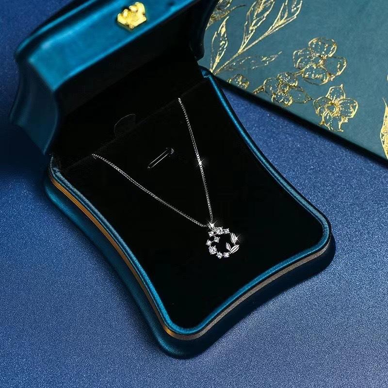 Lucky Wreath Necklace Women's Niche Light Luxury High-end Pendant Minimalist Pastoral Ins Style Jewelry