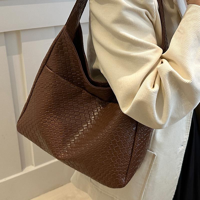 Popular Bags for Women Commuting Tote Bags Niche Design Retro Versatile Underarm Bag Fashionable Shoulder Bag