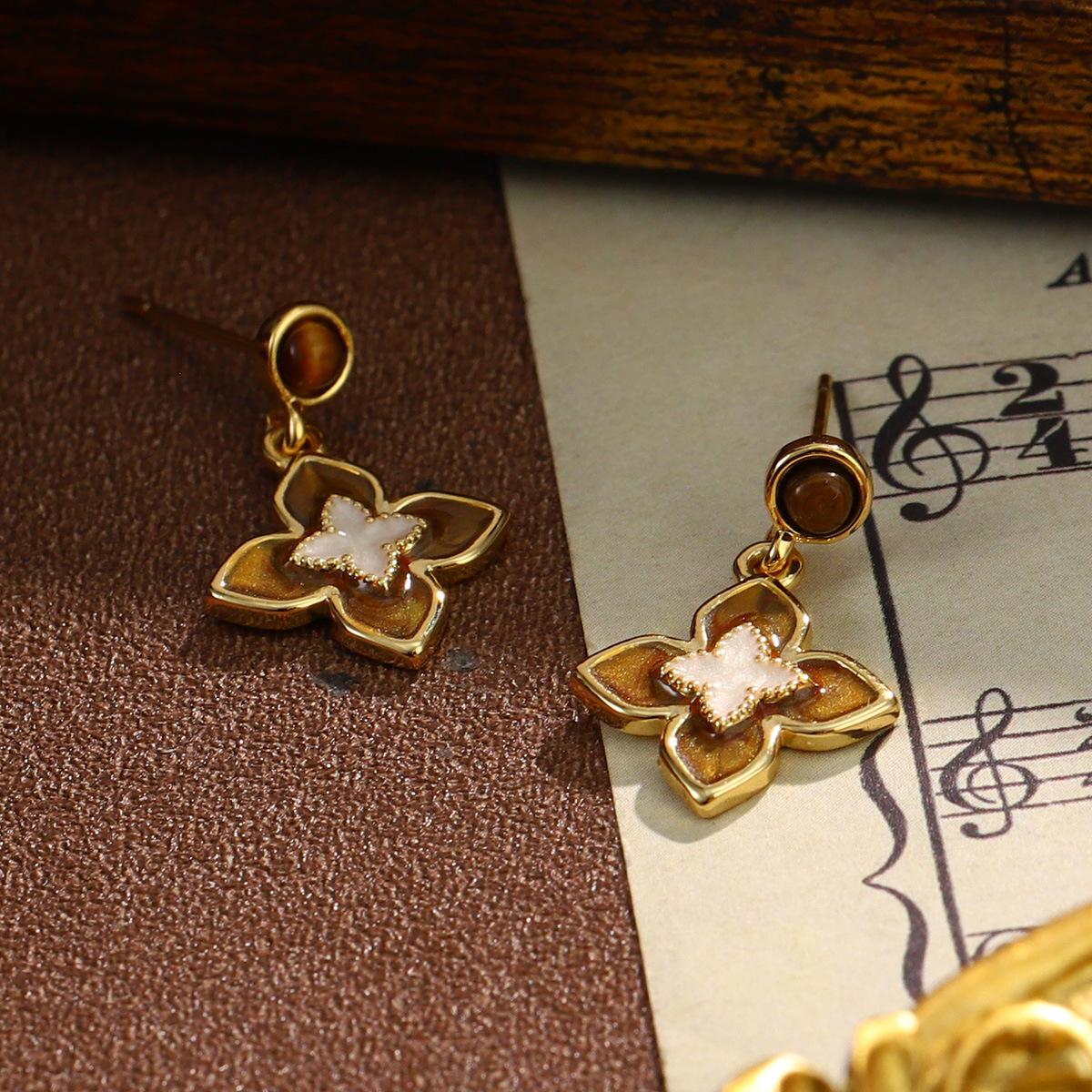 Retro tiger eye stud earrings court style flower earrings medieval vintage high-grade silver needle temperament ear jewelry