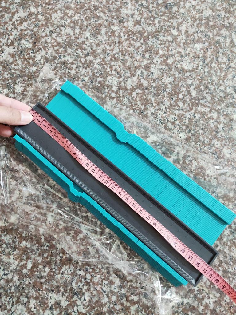 Contour Gauge with Lock - Irregular Shape Measurer & Profiling Tool